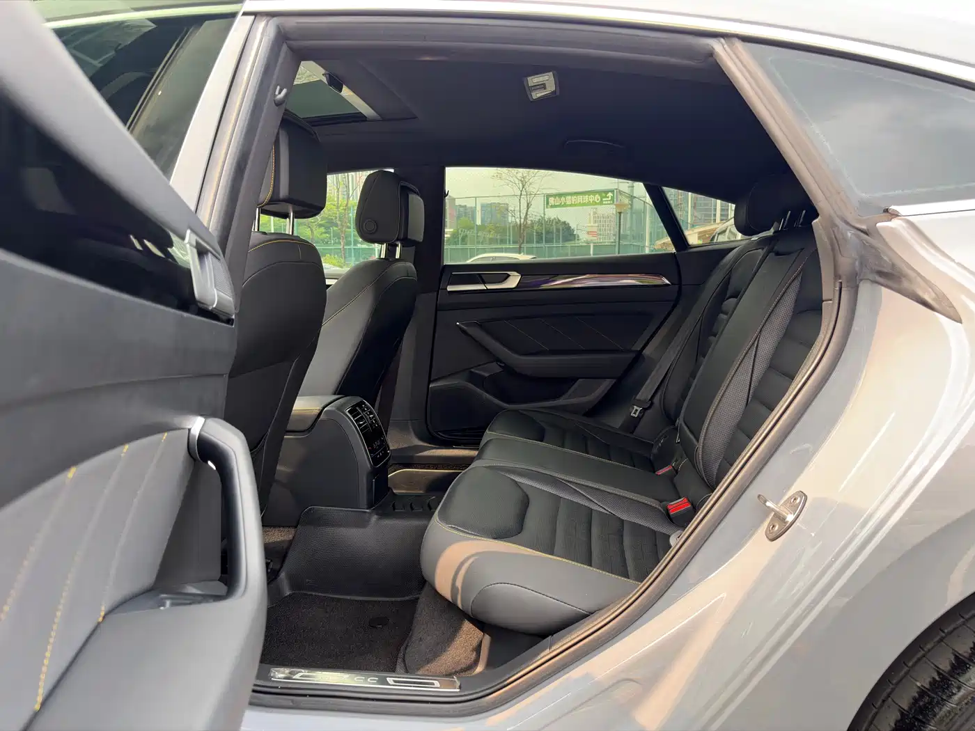 Volkswagen FAW-Volkswagen CC 2023 380TSI Eye-catching Edition фото 11