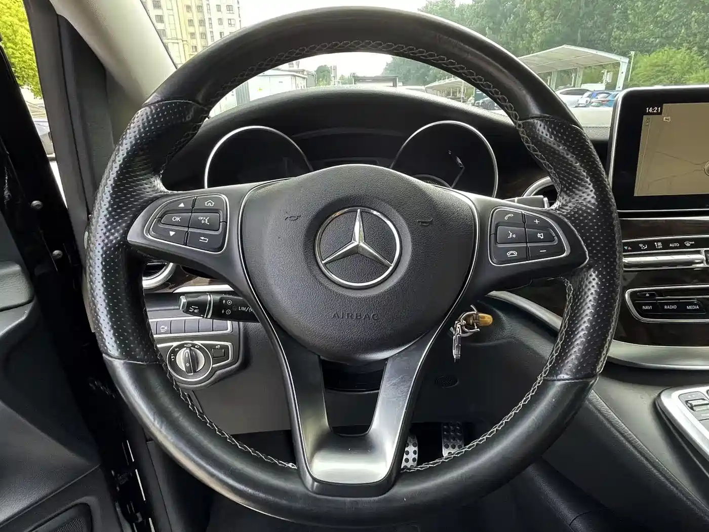 Mercedes-Benz V-Class 2018 V 260 Premium Edition China VI фото 11