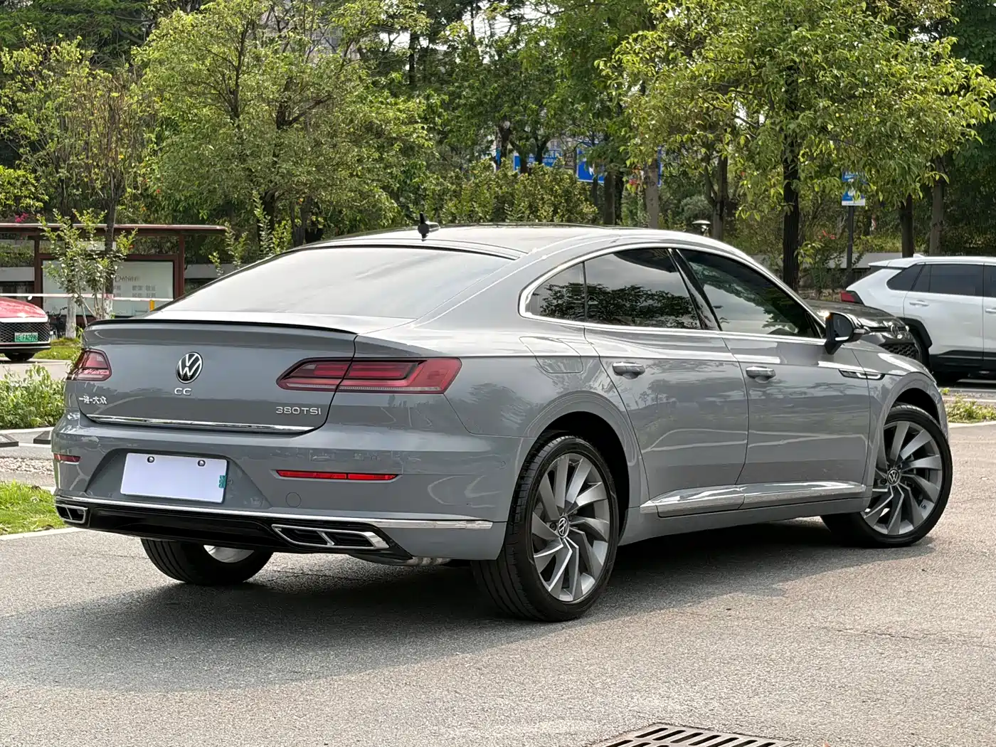 Volkswagen FAW-Volkswagen CC 2023 380TSI Eye-catching Edition фото 4