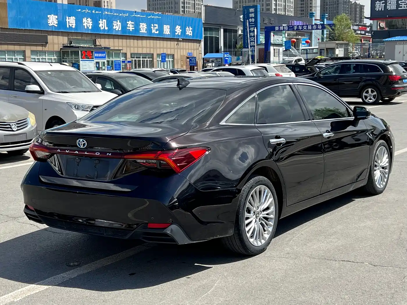 Toyota Avalon 2019 Hybrid 2.5L XLE Premium Edition China VI фото 7