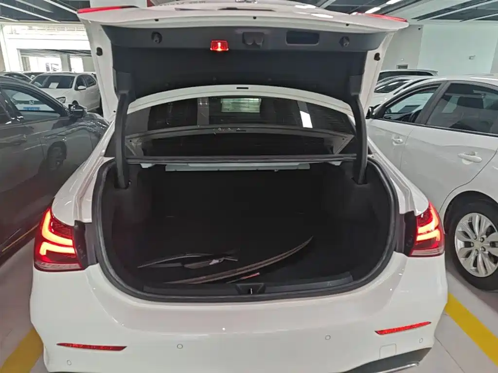 Mercedes-Benz A-Class 2020 A 200 L Sport Sedan фото 19