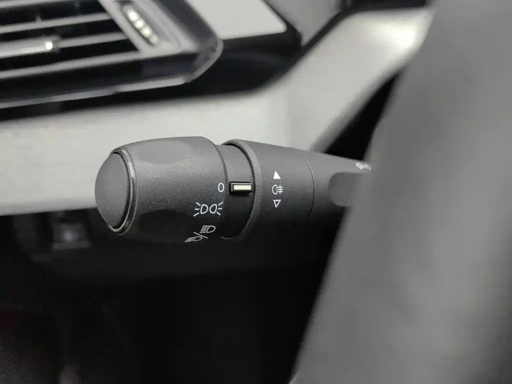 Peugeot 408 2024 2022 1.6T Light Chaser Edition
