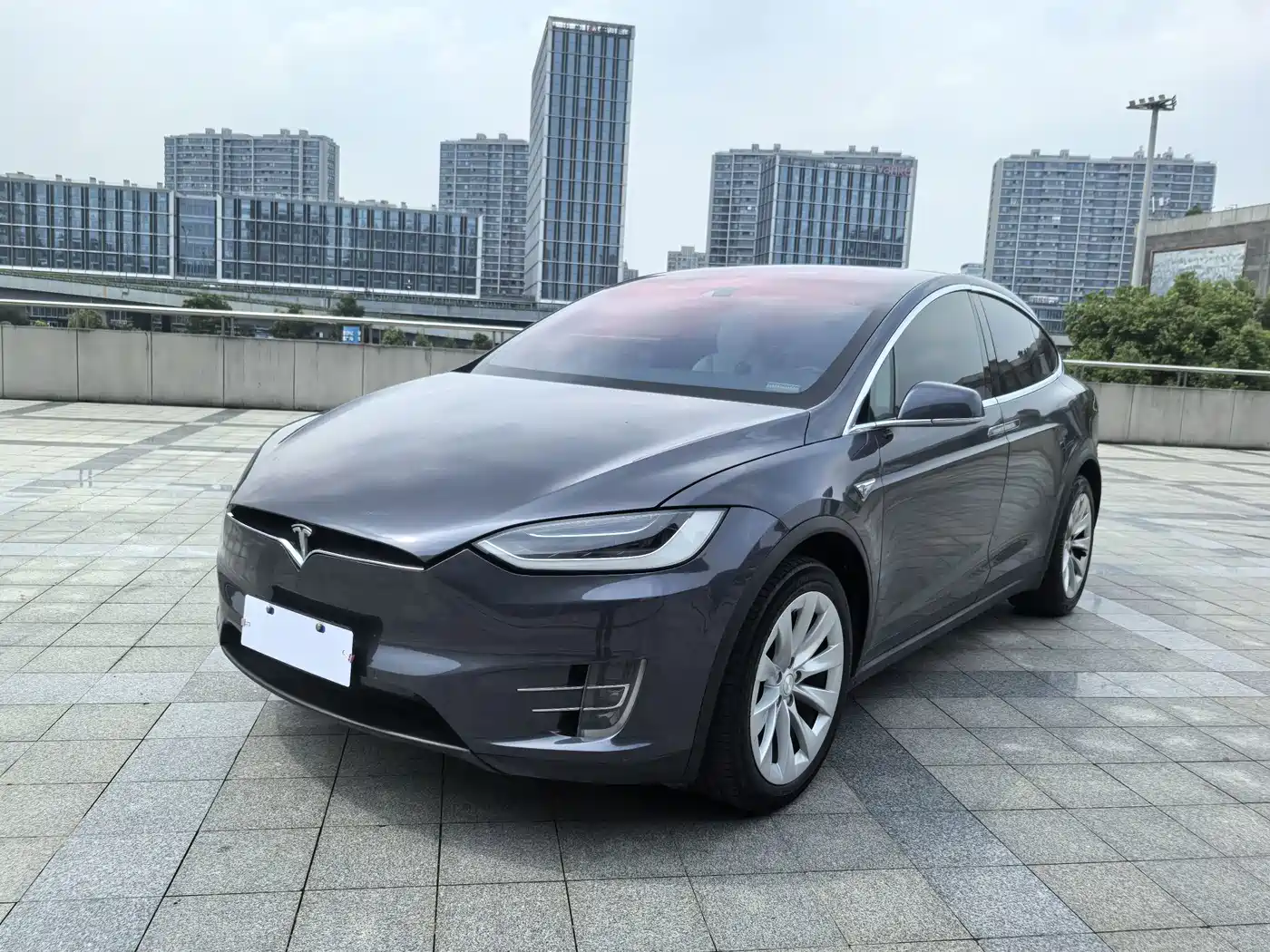 Фото 1 - Tesla Model X
