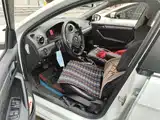 Photo 14 - Volkswagen Jetta