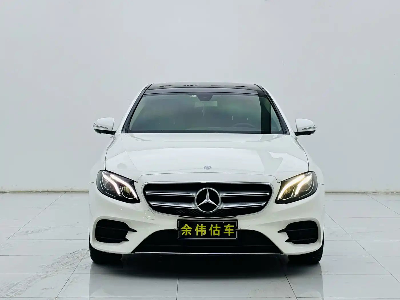 Фото 2 - Mercedes-Benz E-Class