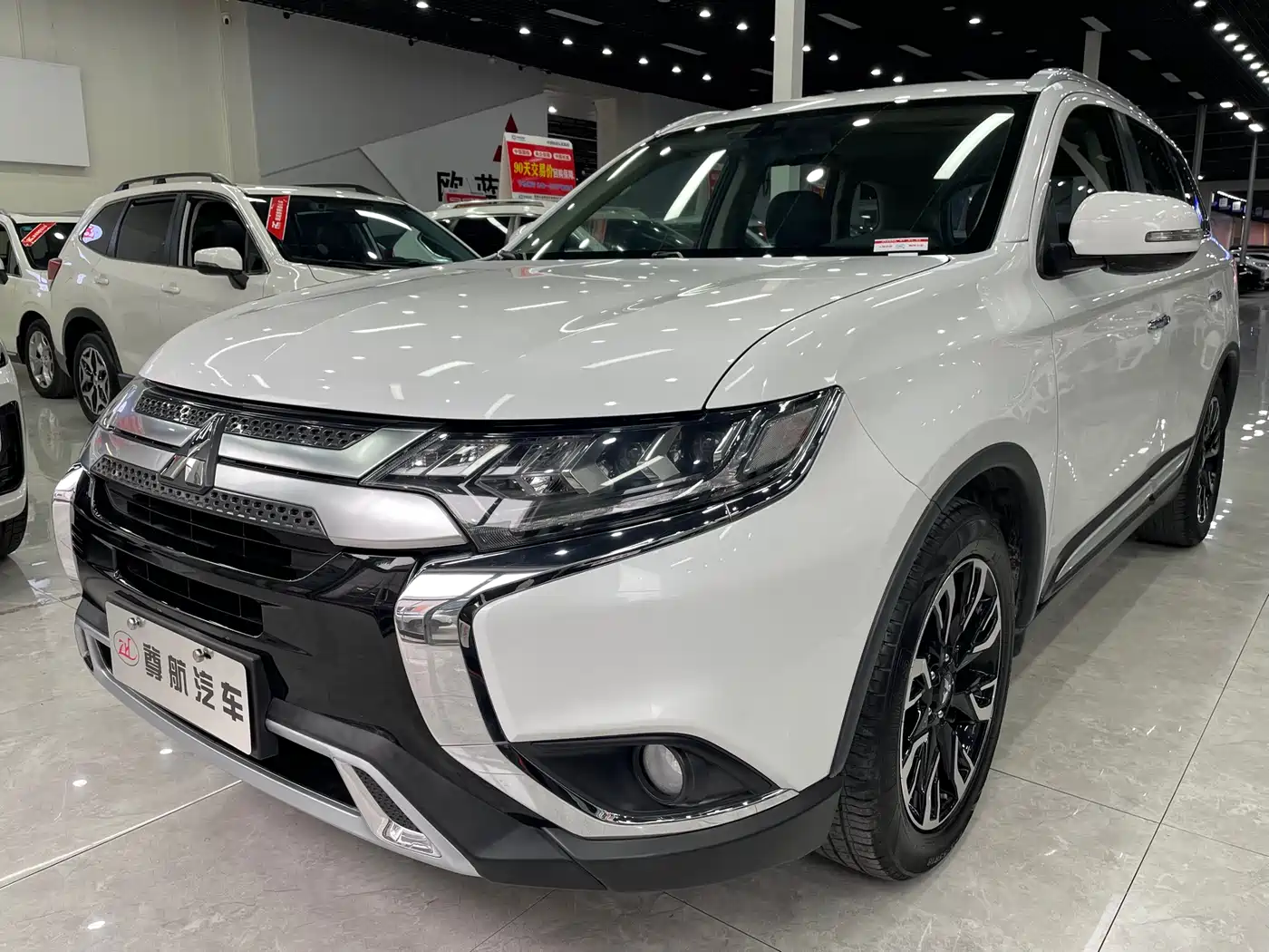 MITSUBISHI OUTLANDER