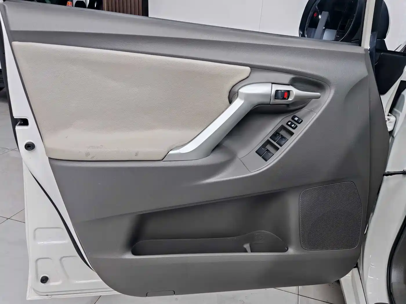 Toyota E'Z 2012 2011 180E CVT Elite Edition
