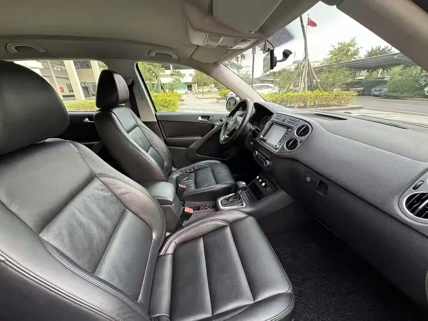 Volkswagen Tiguan 2010 1.8TSI Automatic 2WD Urban фото 8