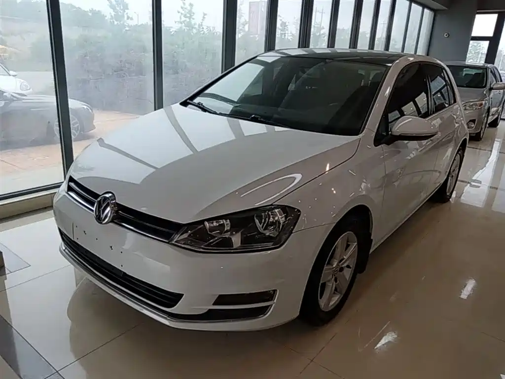 Volkswagen Golf 2015 1.6L Automatic Comfort фото 2