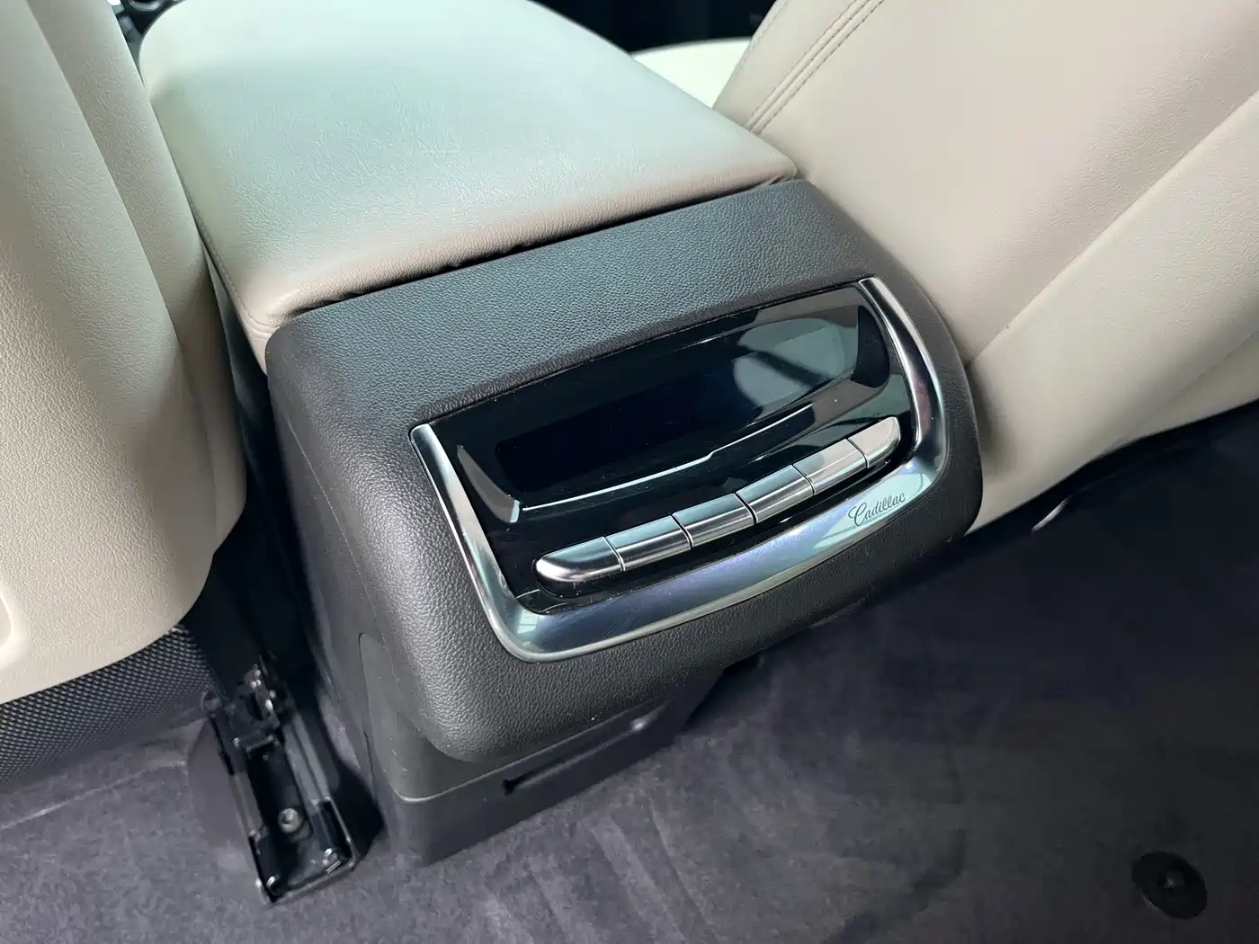 Cadillac XT6 2020 Facelift 28T 6-Seater 4WD Leading Sport Edition фото 19