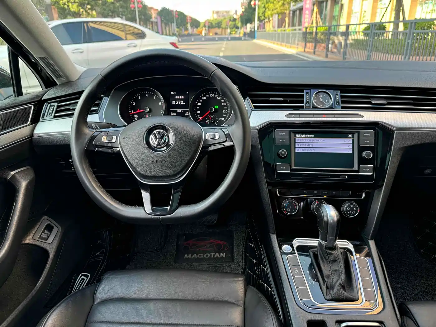 Volkswagen Magotan 2018 330TSI DSG Leading фото 15