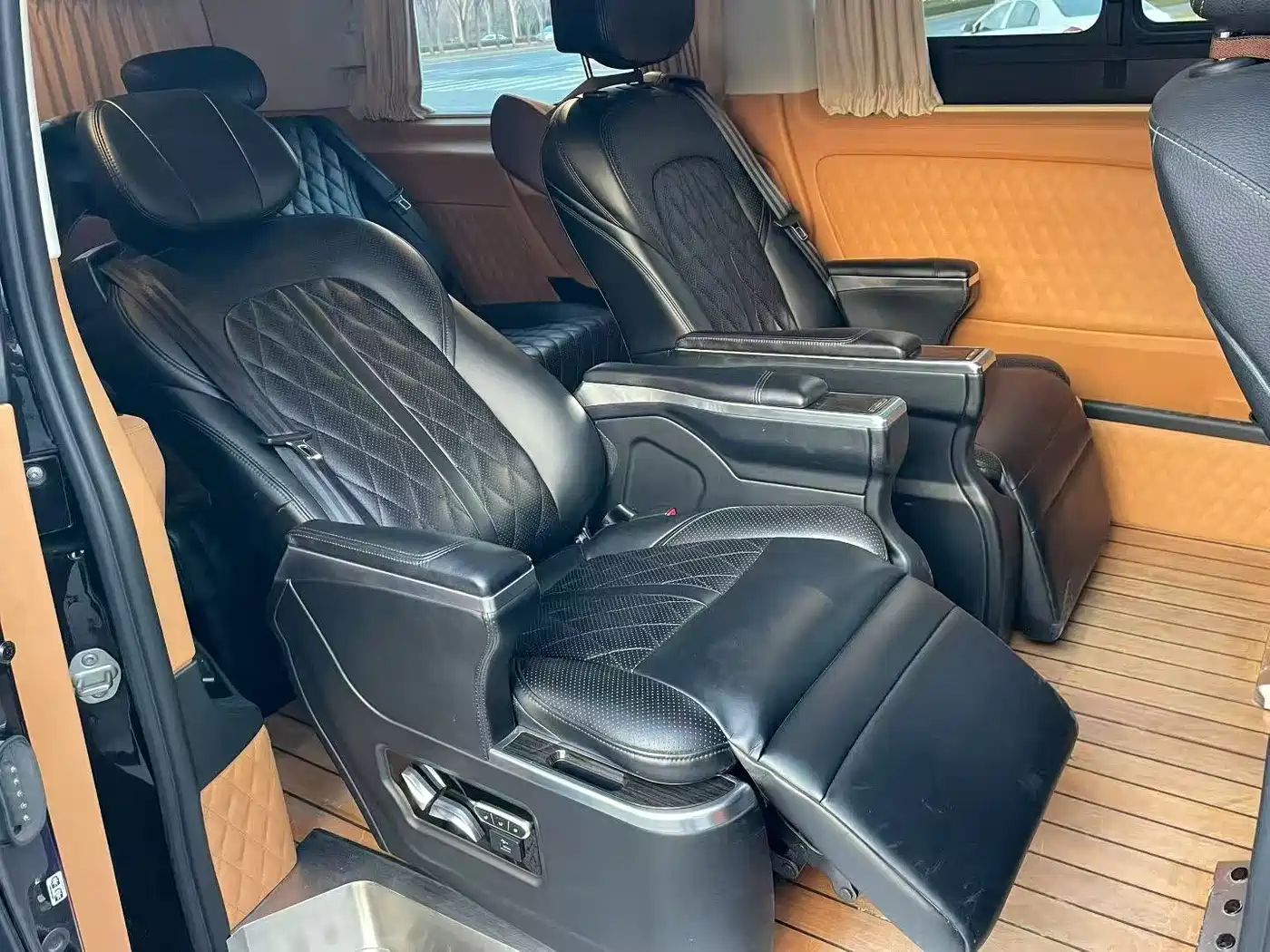 Mercedes-Benz Vito 2020 2.0T Elite Edition (7-seater) фото 3