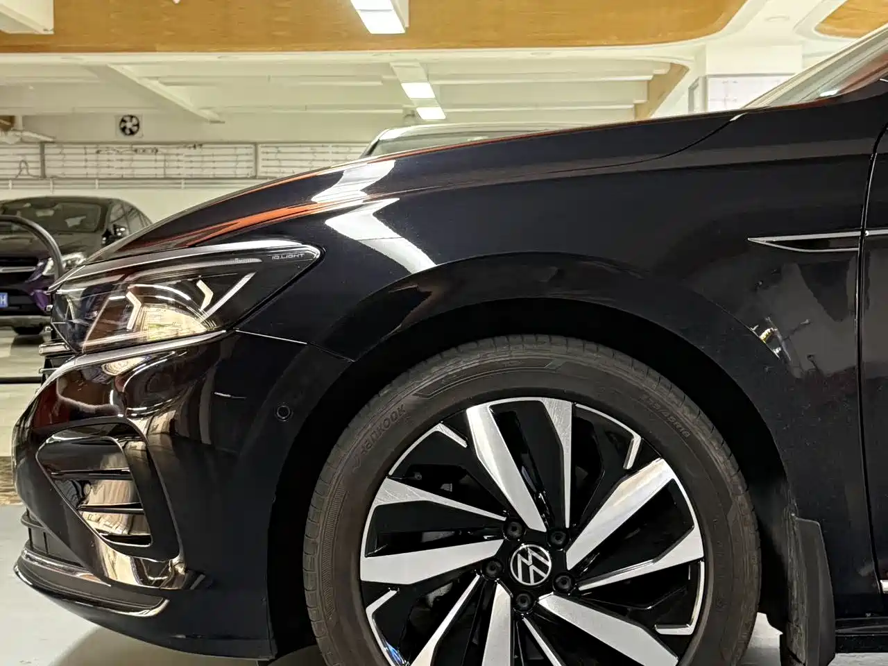 Volkswagen Passat 2025 Outstanding 380TSI Dragon Glory Edition фото 23