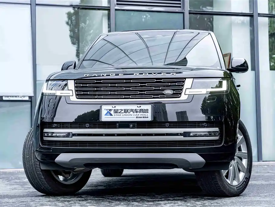 Land Rover Range Rover 2024 3.0 L6 400PS Golden Age Extended 7-Seater фото 3