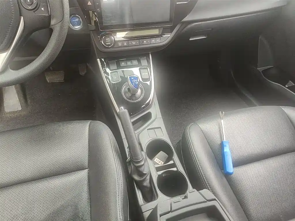 Toyota Levin 2016 Hybrid 1.8H GS E-CVT Elite Sunroof фото 14