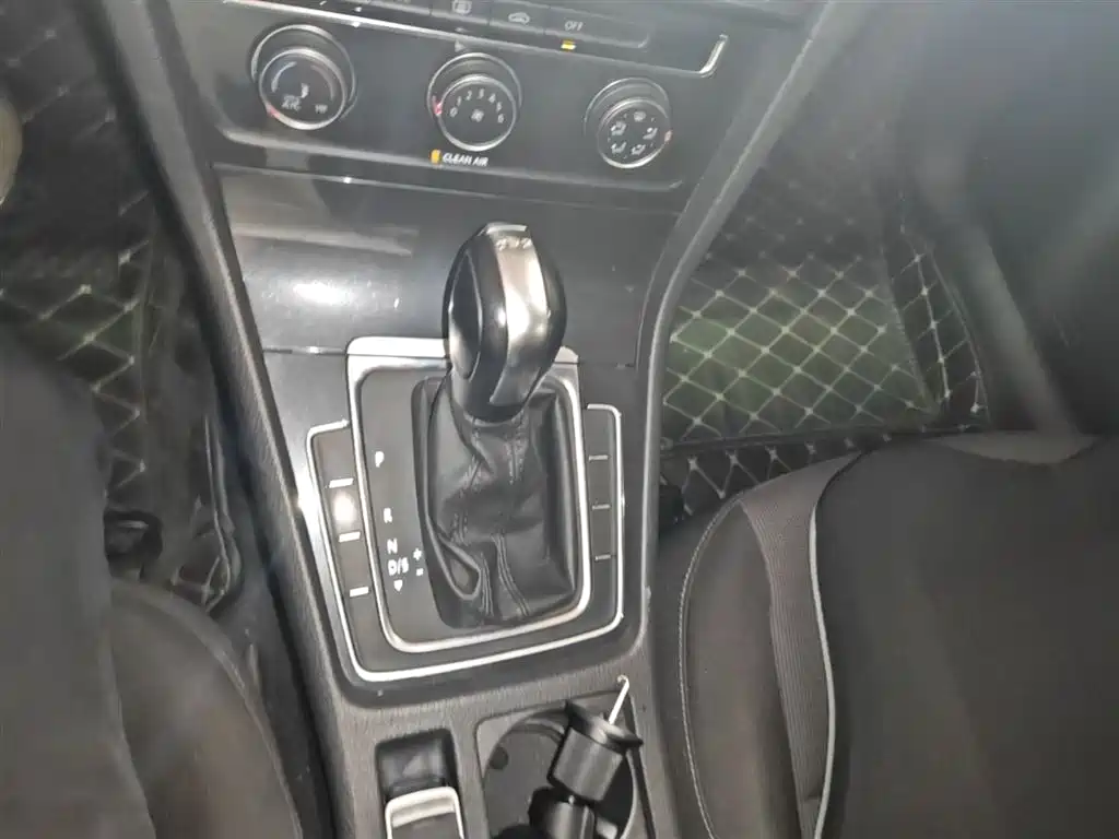 Volkswagen Golf 2019 200TSI DSG Comfort Progressive China VI фото 14