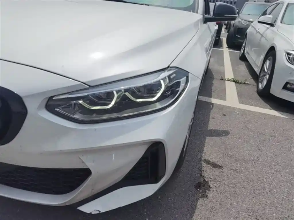 BMW 1 Series 2022 120i M Sport Shadow Edition фото 24