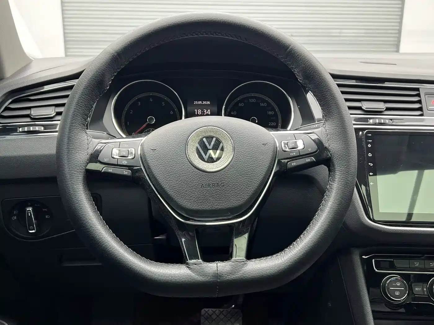 Volkswagen Tiguan L 2021 280TSI Automatic 2WD Smart фото 14