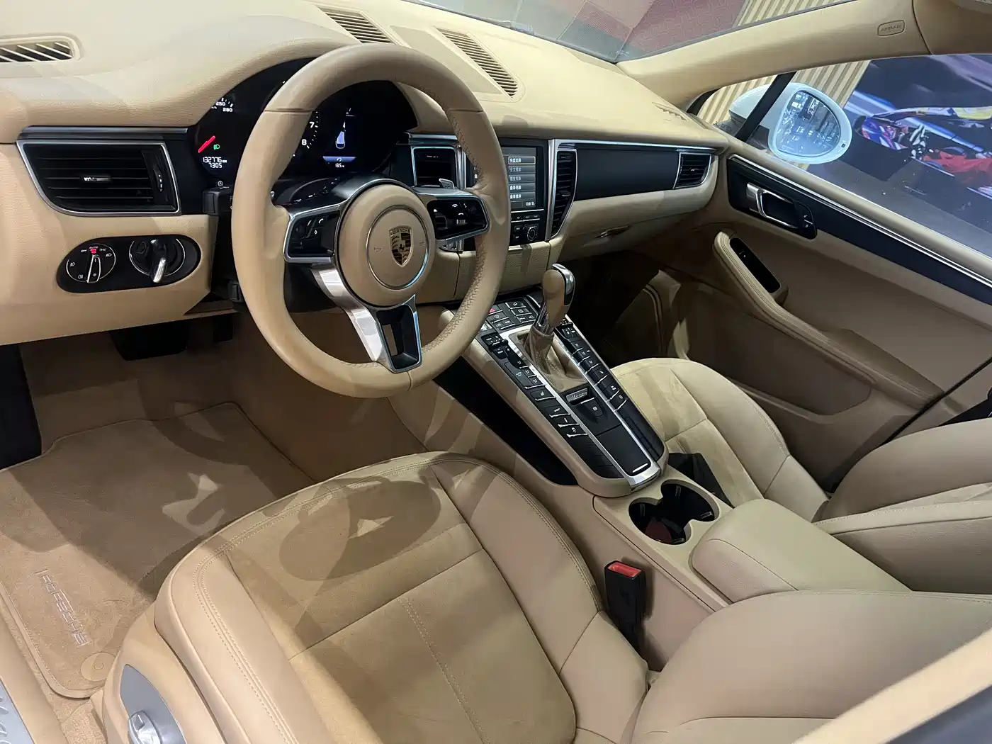 Porsche Macan 2016 Macan 2.0T фото 6