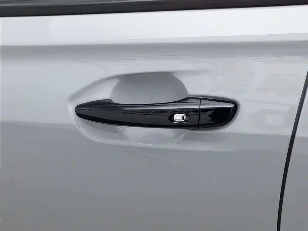 DONGFENG YI HYUN MAX