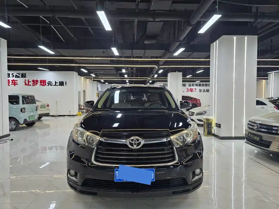 Toyota Highlander 2015 3.5L AWD Elite Edition 7-seater фото 2