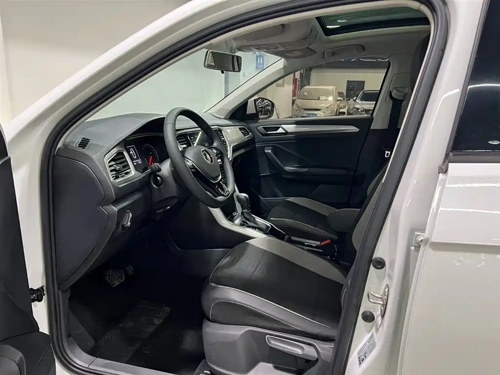 Volkswagen T-ROC 2022 280TSI DSG 2WD Elite PLUS фото 8