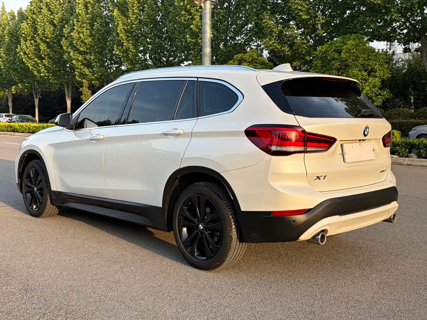 BMW X1 2022 sDrive20Li Fashion фото 4