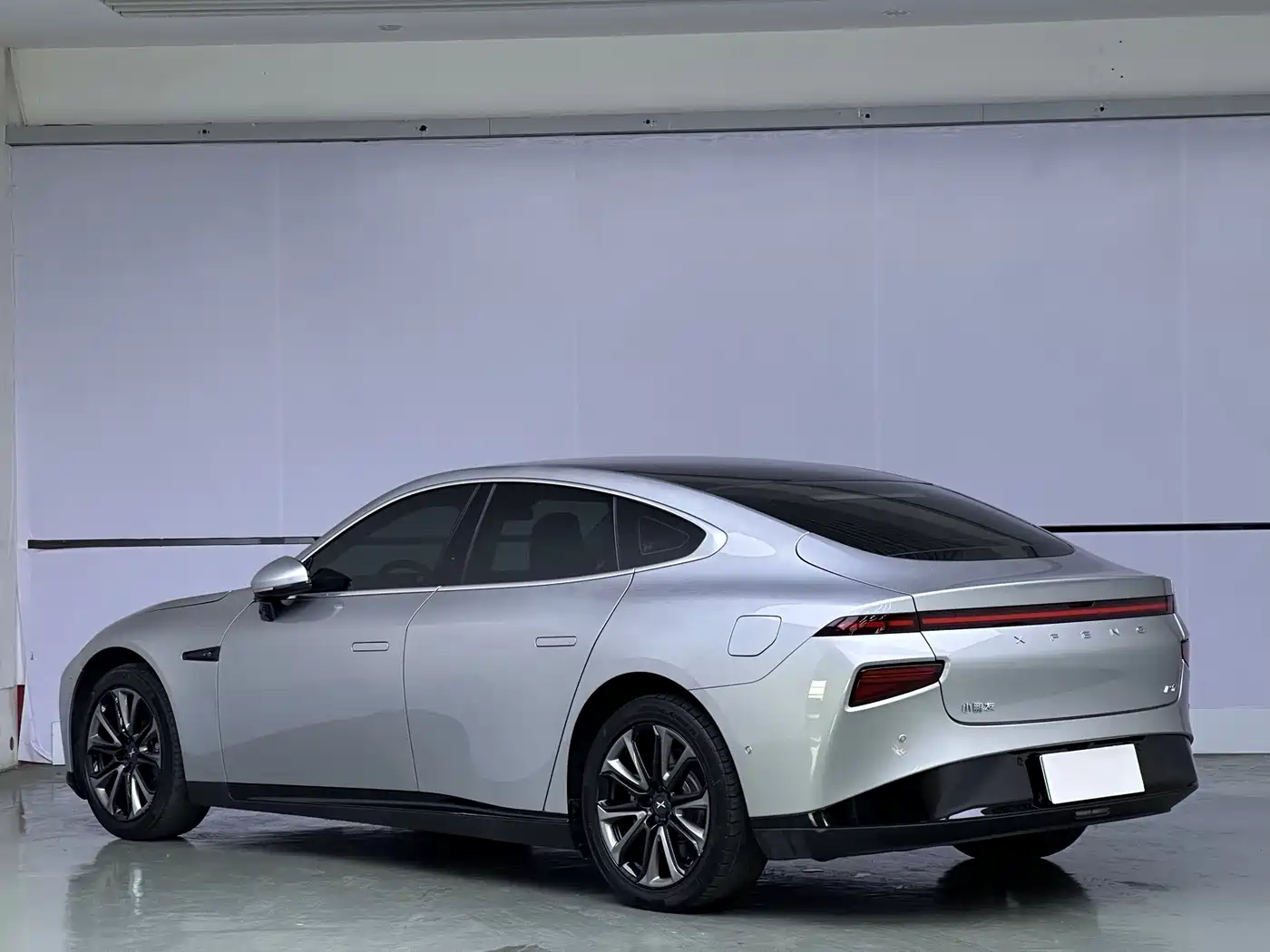Фото 4 - XPeng P7