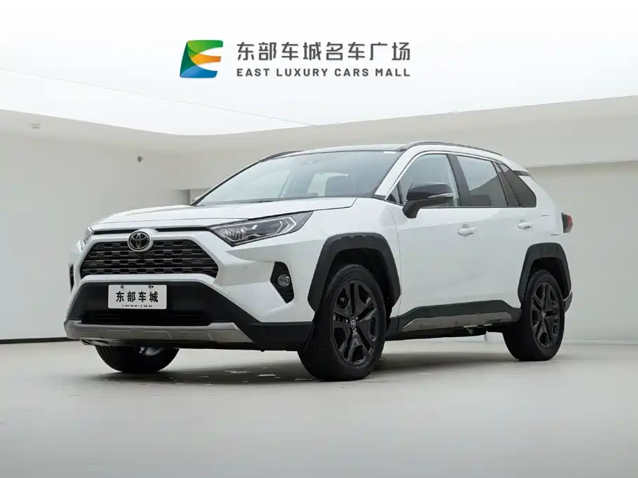 Фото 1 - Toyota RAV4