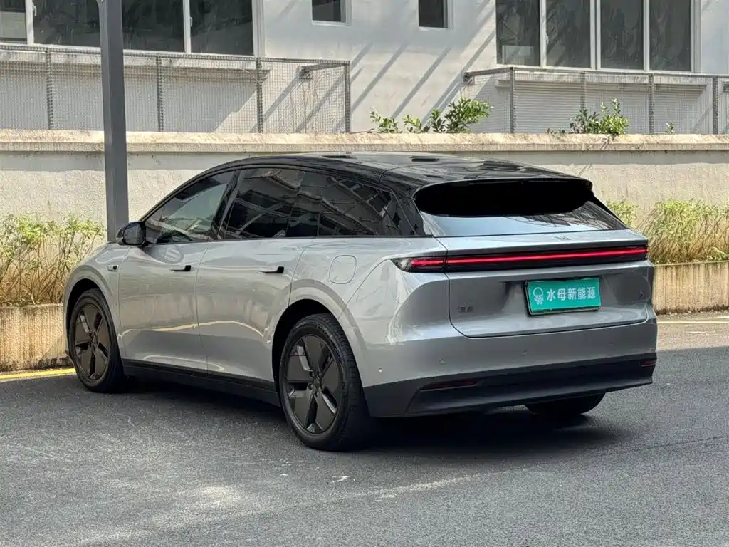 Photo 6 - Li Auto i6