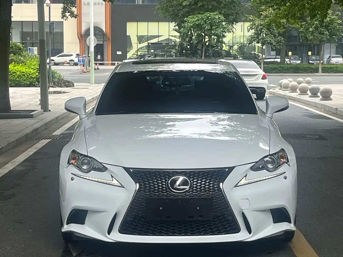 LEXUS IS