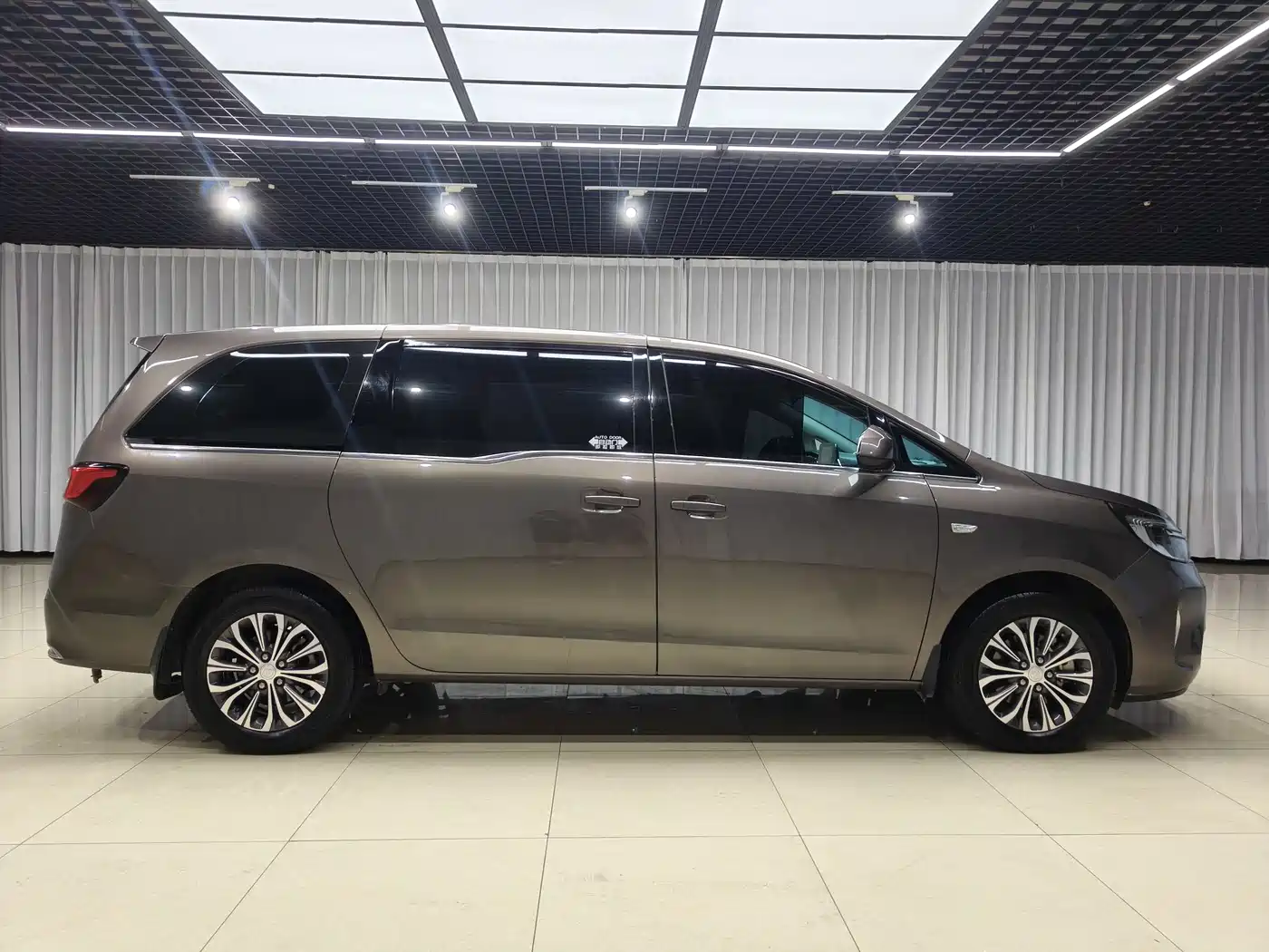 Фото 4 - Buick GL8