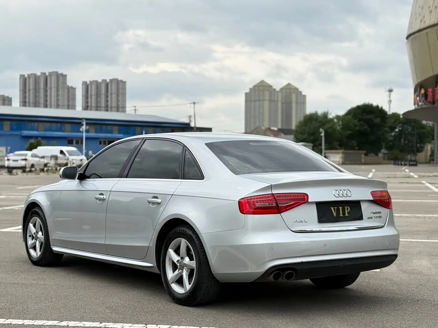 Audi A4L 2013 35 TFSI Automatic Comfort фото 12