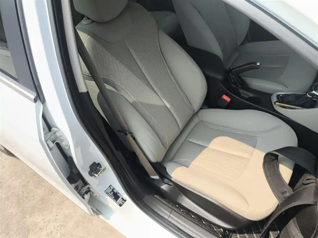 Buick Excelle 2015 15N Automatic Elite фото 20