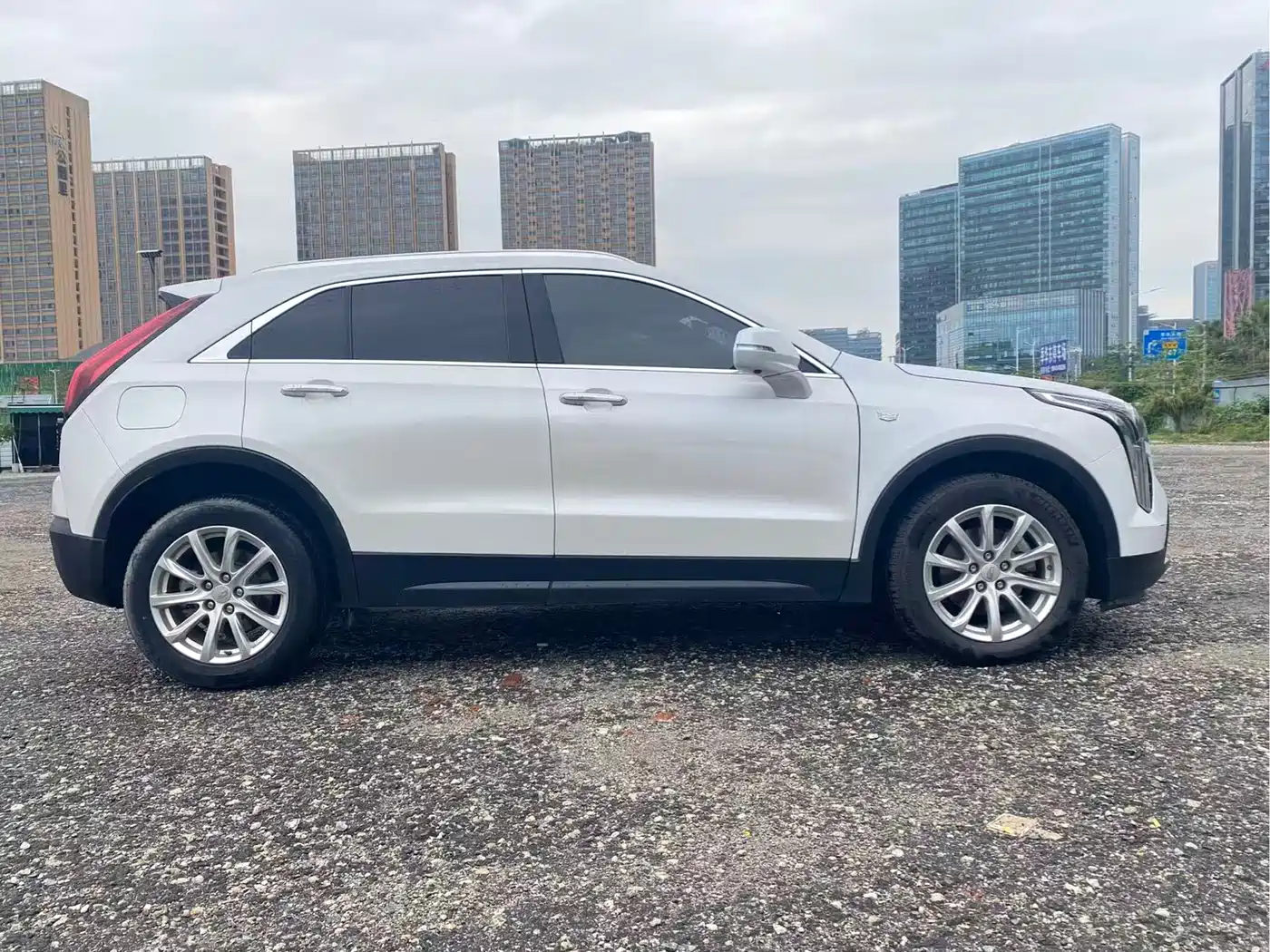 CADILLAC XT4