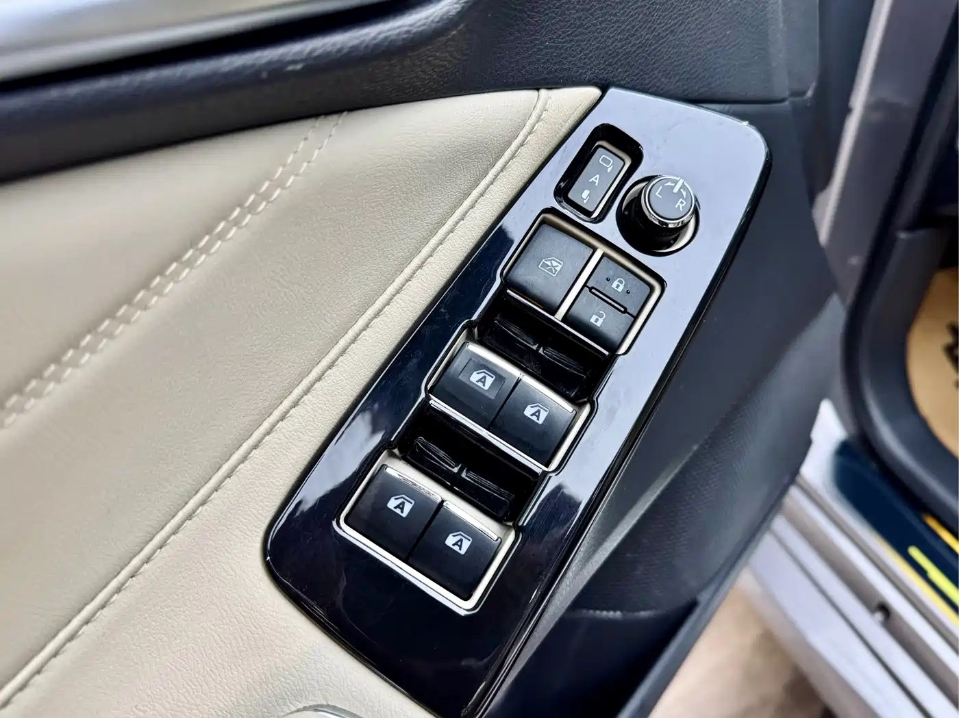 Toyota Avalon 2019 Hybrid 2.5L Luxury Edition China VI фото 18