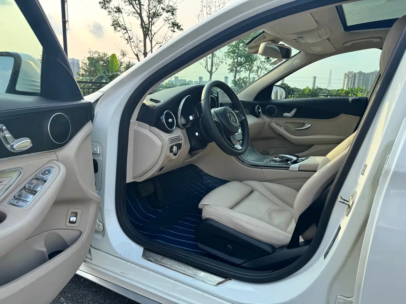 Mercedes-Benz C-Class 2015 Facelift C 180 L Sport фото 4