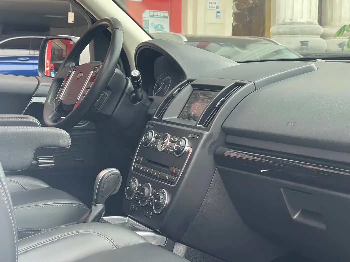 Land Rover Freelander 2 2014 2.0T Si4 HSE Gasoline Edition фото 18