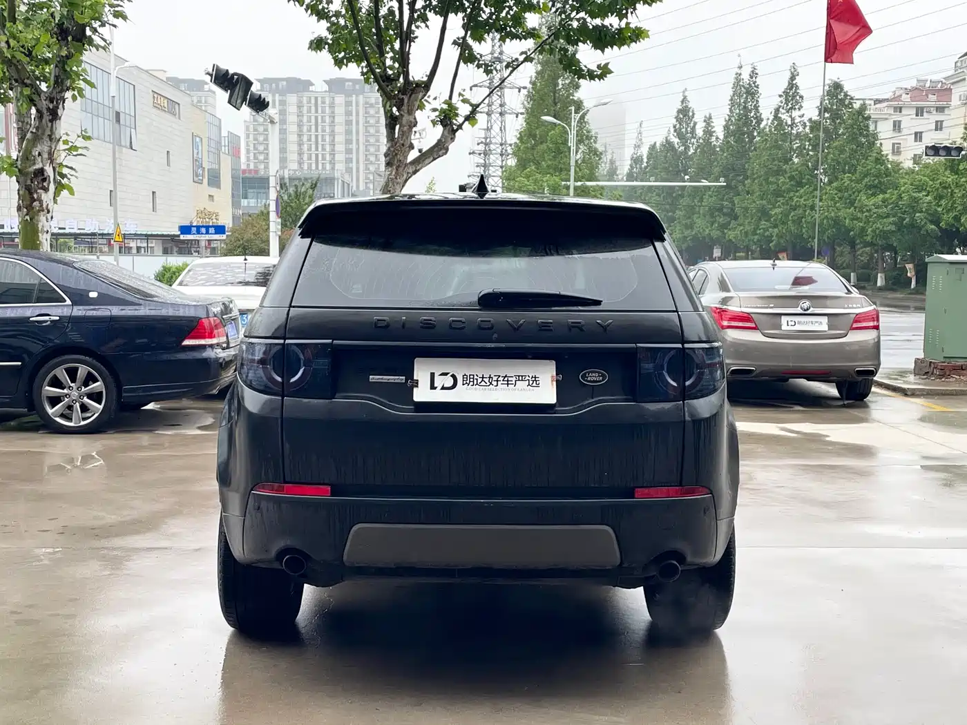 Land Rover Discovery Sport 2018 240PS SE Edition фото 8