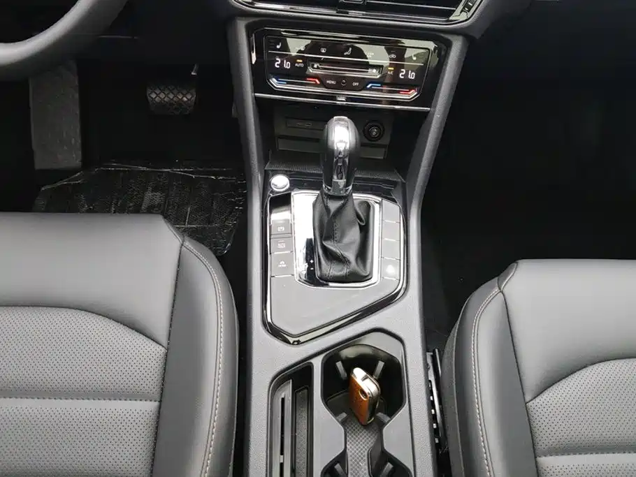 Volkswagen Tharu, миниатюра 16
