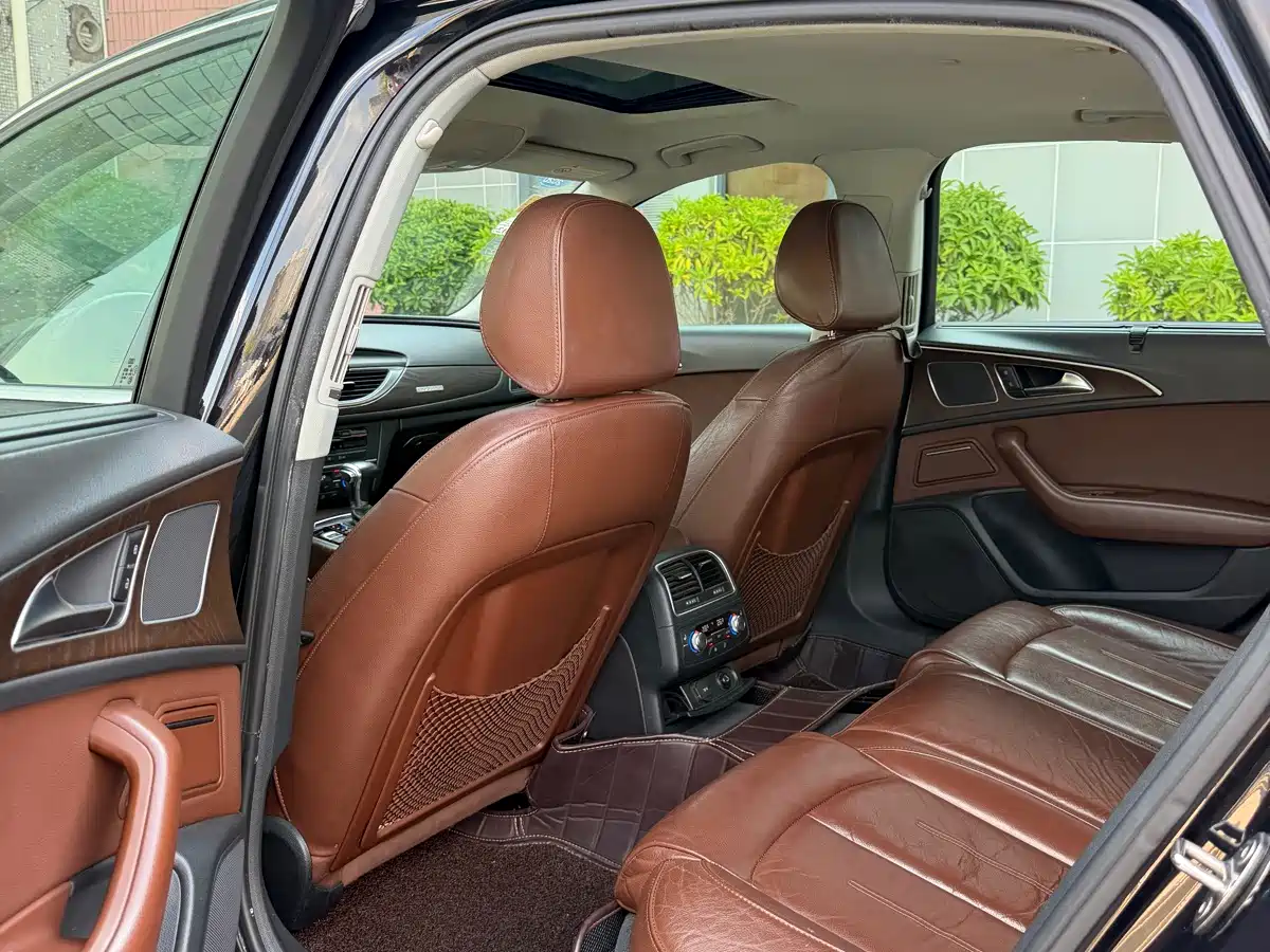 Фото 6 - Audi A6L