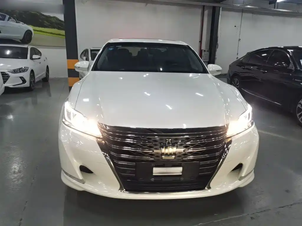 Toyota Crown 2018 2.0T Fashion Edition фото 3
