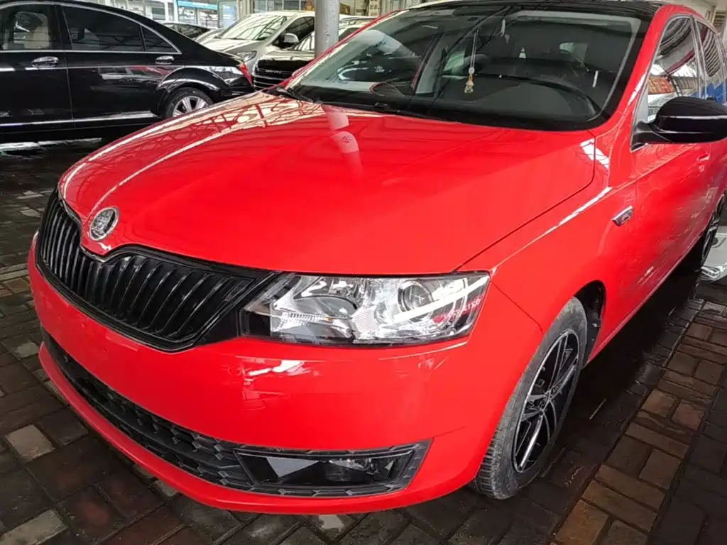 Škoda Skoda Rapid Spaceback 2016 Facelift 1.6L Automatic Smart Edition фото 2
