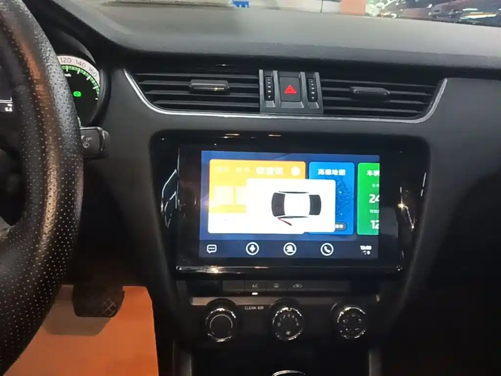 Škoda Octavia 2019 TSI280 DSG Smart Drive Luxury Edition China VI фото 13