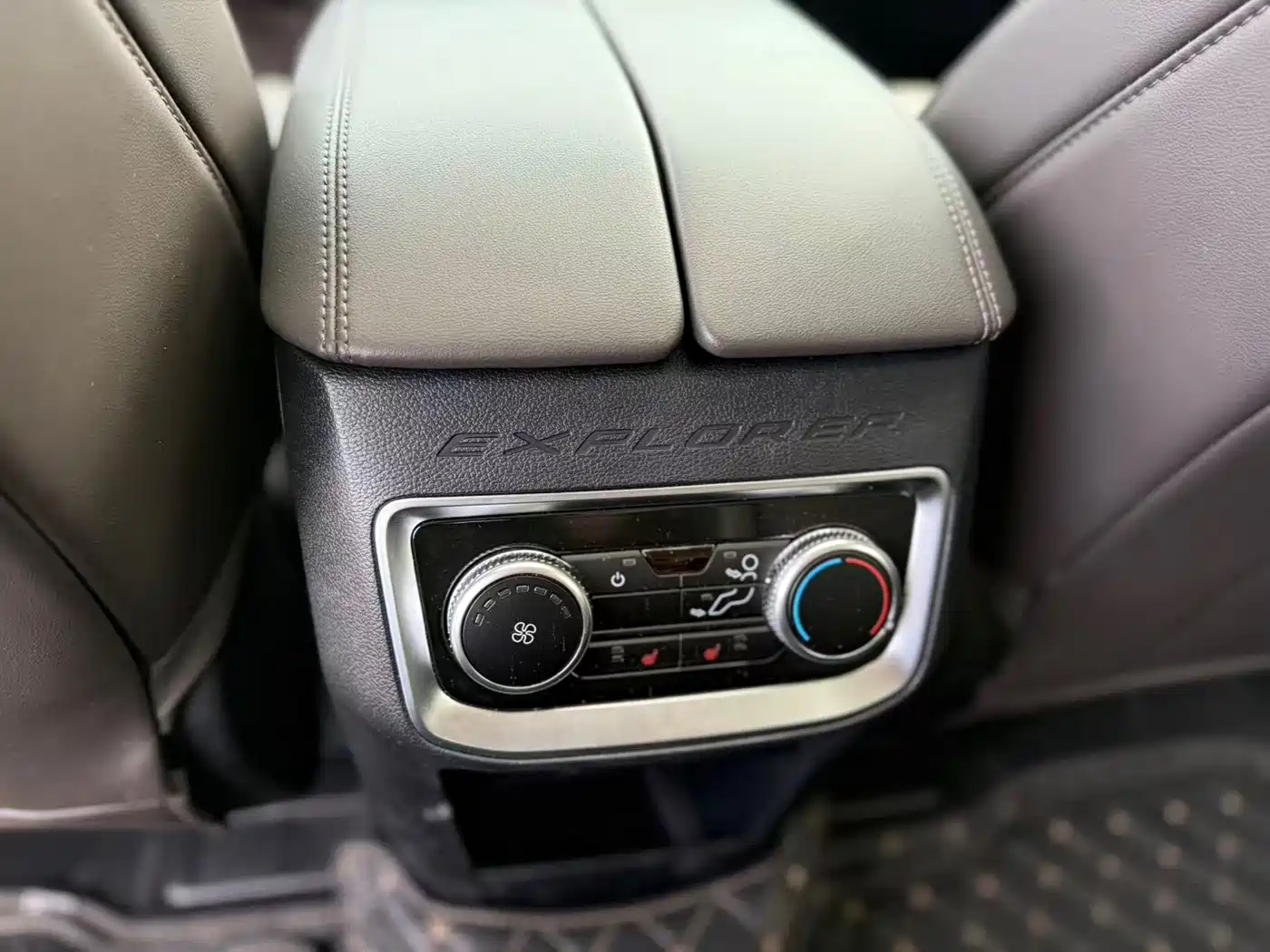 FORD EXPLORER