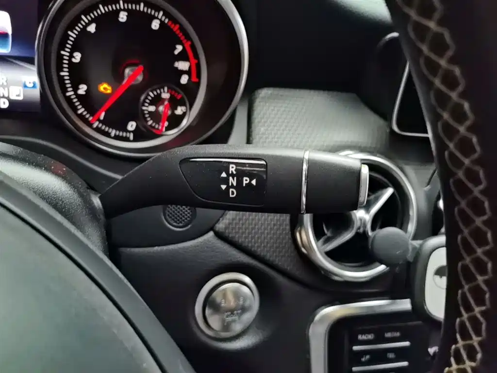 Mercedes-Benz GLA 2018 GLA 200 Fashion фото 14