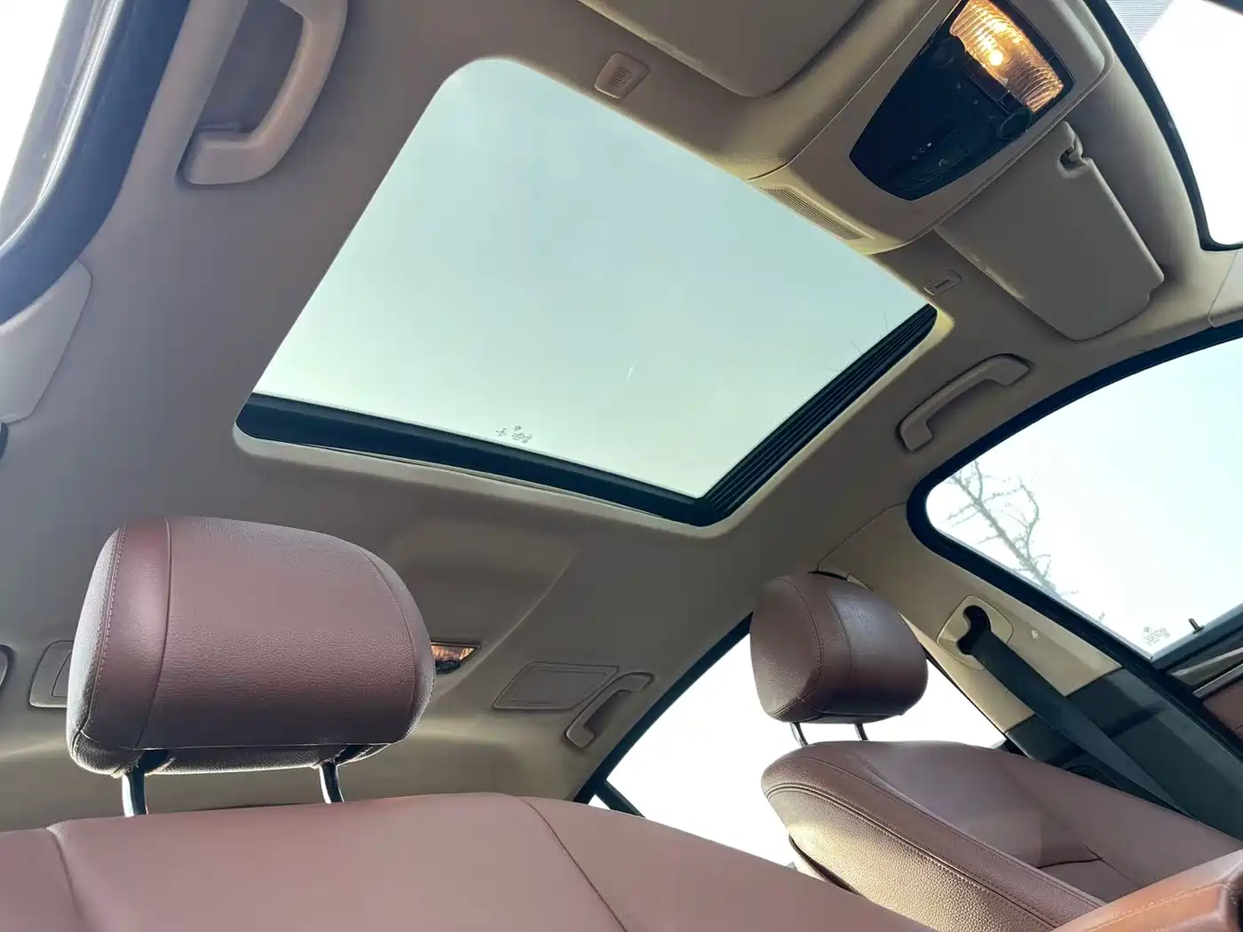 BMW 5 Series 2014 528Li Leading Edition фото 21
