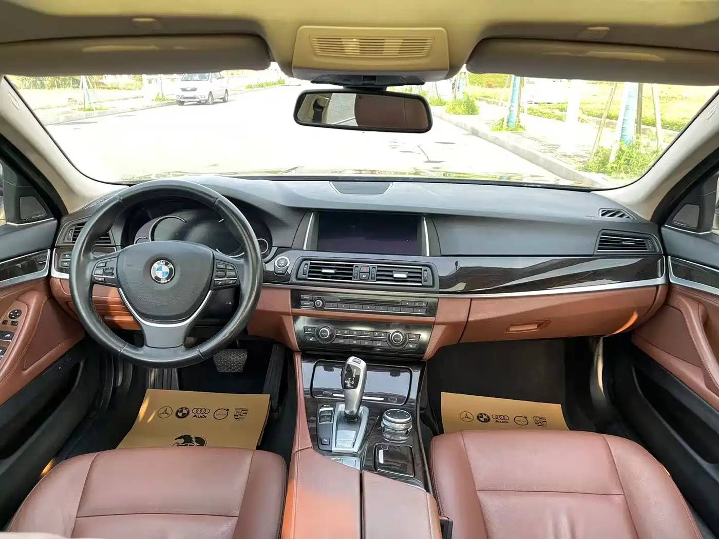 BMW 5 Series 2014 528Li Leading Edition фото 23