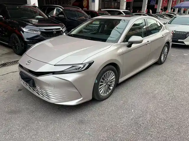 Toyota Camry 2.0E, Элит