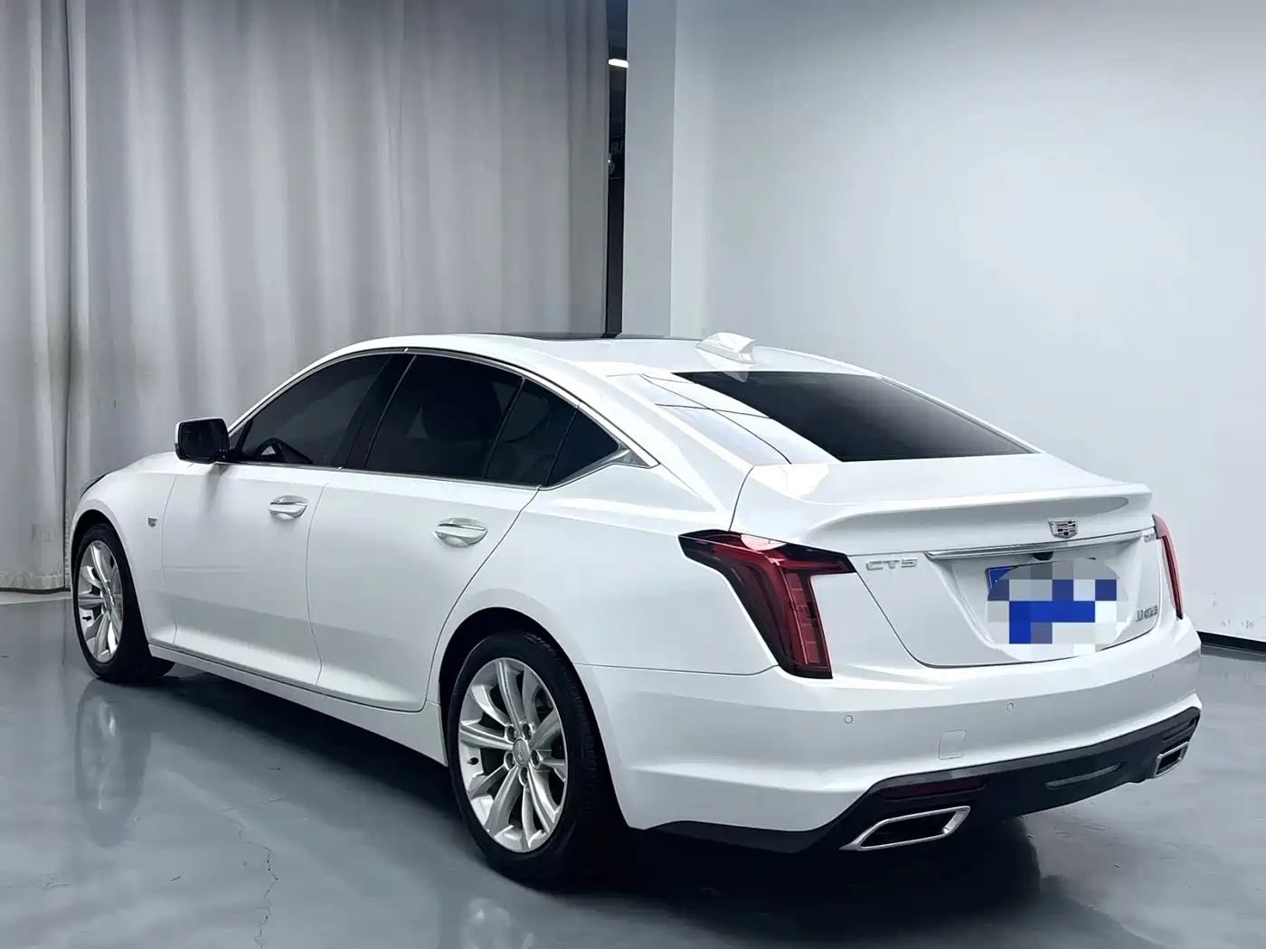 Фото 10 - Cadillac CT5